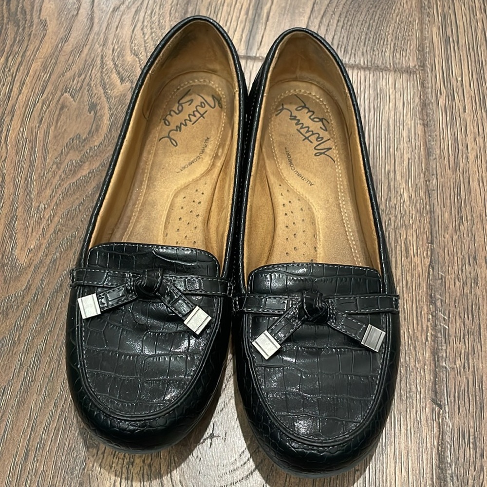Natural Soul comfort Black Loafers size 8.5